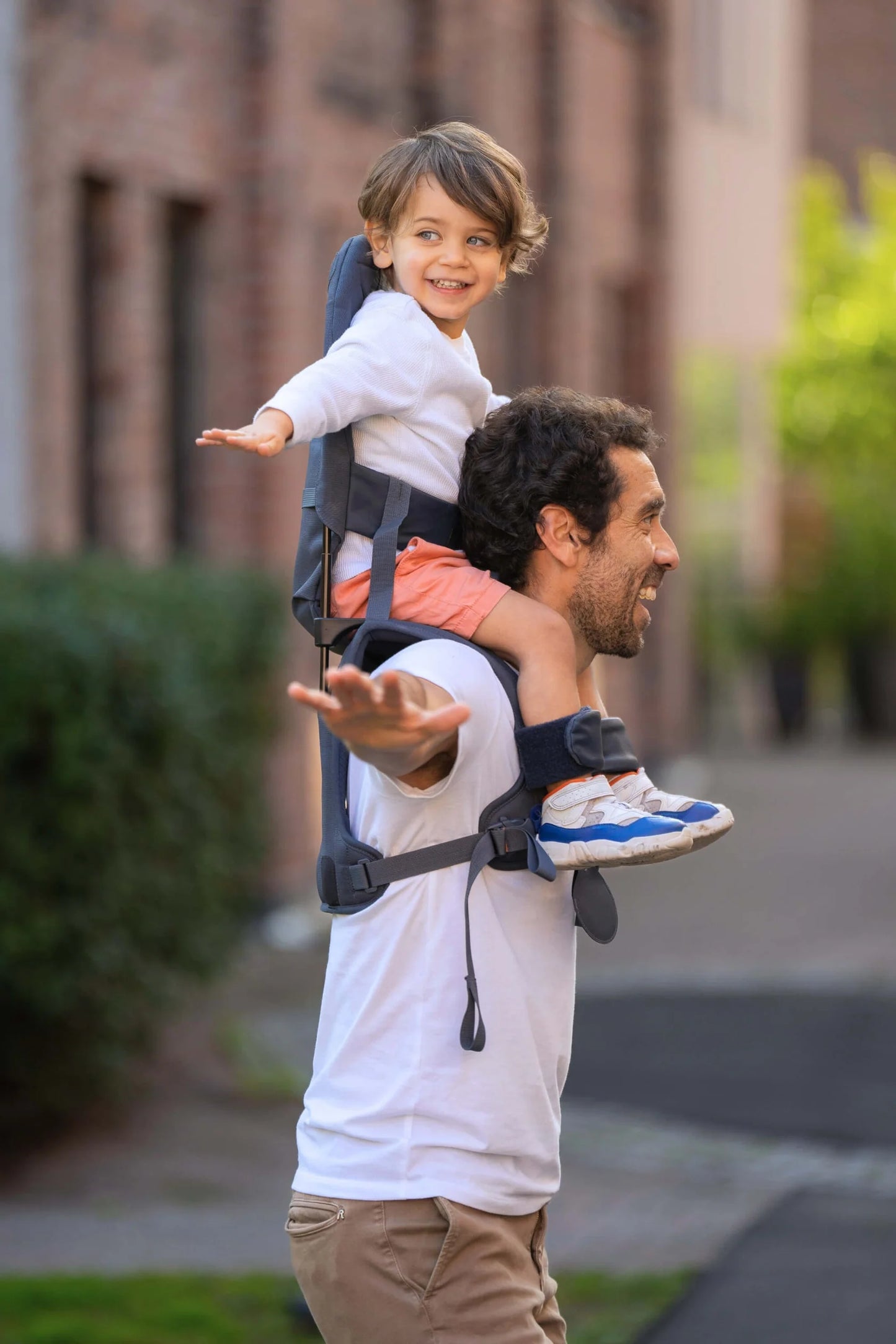 The Ultimate Shoulder Carrier